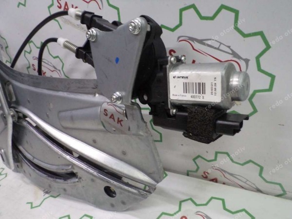 Renault Megane 2 Cabrio Sağ Arka Cam Krikosu ve Motoru Orj 8201010932 YP (DF-126/130)