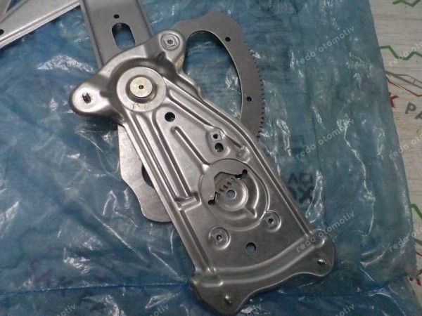 Renault Megane 3 Scenic 3 Sol Ön Cam Krikosu 807212569R YP (DF-122)