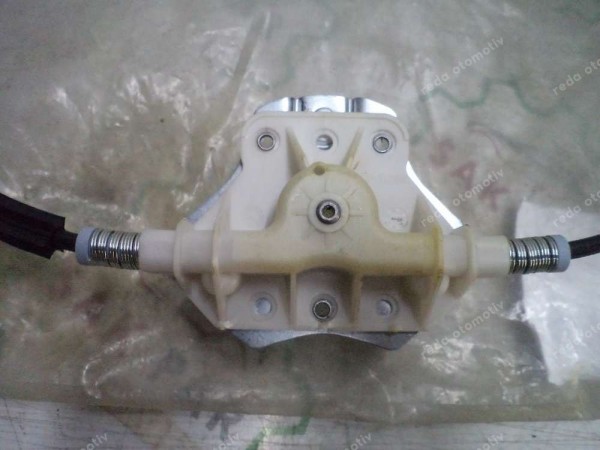 Renault Clio 2 Sağ Ön Cam Krikosu Orj 7700842238 YP (DF-123)