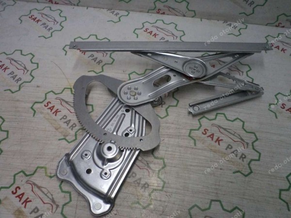 Renault Scenic 3 Sağ Arka Cam Krikosu Orjinal Sıfır 827208148R YP (DF-124)