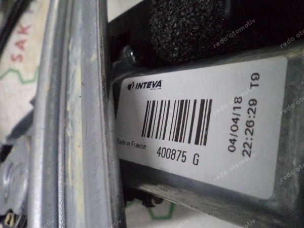 Renault Megane 2 Cabrio Sağ Ön Cam Krikosu ve Motoru Orjinal 8201010931 YP (DF-126)