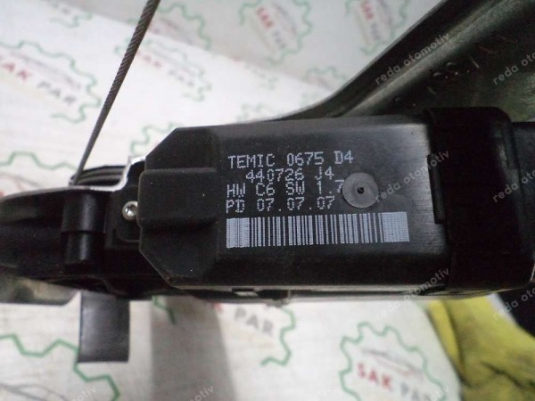 Renault Scenic 2 Sol Ön Cam Krikosu Motorlu Orjinal Sıfır 8200646839 YP (DF-126)