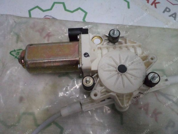 Renault Megane 1 Sol Arka Cam Krikosu 7700834343 YP (DF-124)