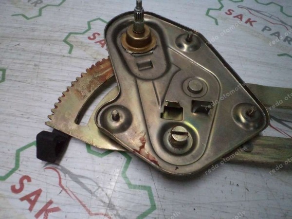 Dacia Logan Pick Up Sağ Ön Cam Krikosu Orj 6001540181 YP (DF-125)