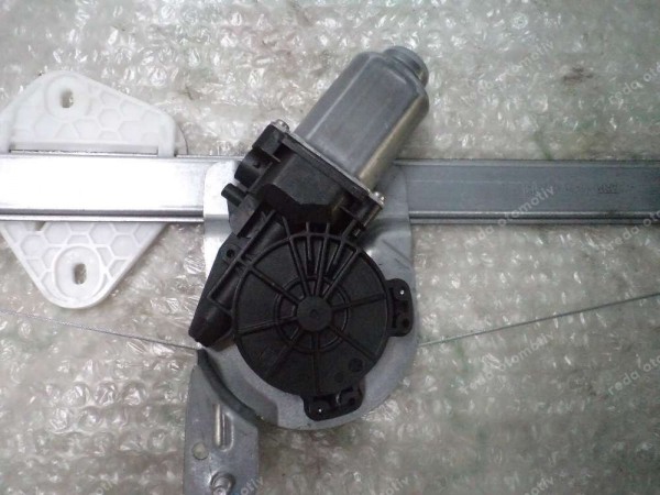 Dacia Logan Sandero Sol Ön Cam Krikosu Elk Motorlu Komple 8200901099 YP (DF-125)