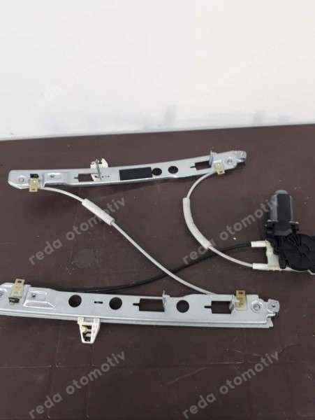 Renault Megane 2 Sol Ön Cam Kriko BM/LM Orj. YP 8200075940 (DF-130)