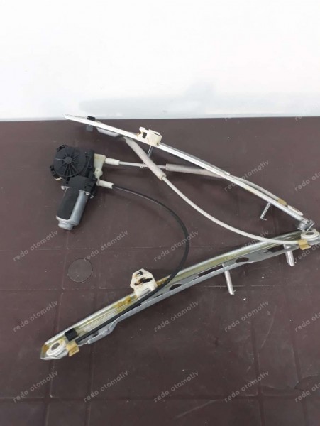 Renault Megane 2 Sol Ön Cam Krikosu E LM/BM Orj. YP 8200478623 (DF-130)