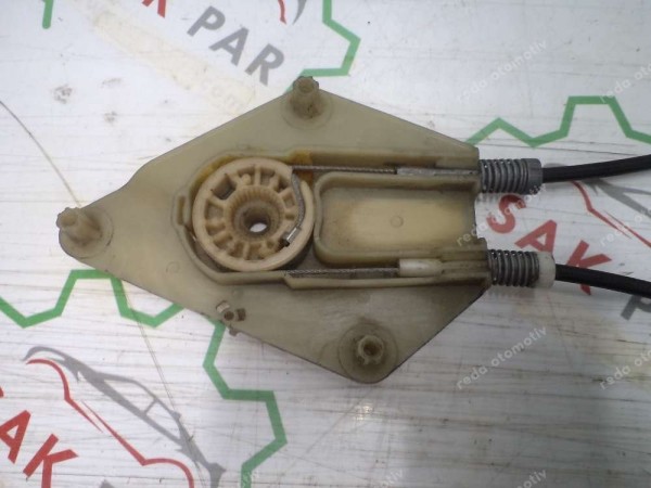 Renault Megane 3 Fluence Sol Arka Cam Krikosu Orj 827210016R CP (EF-110)