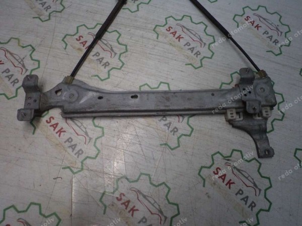 Renault Megane 3 Fluence Sol Arka Cam Krikosu Orj 827210016R CP (EF-110)