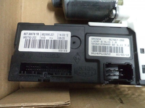 Renault Laguna 3 Sağ Ön Cam Kriko Kaldırma Motoru Orj 807300781R / 5556210302 YP (DF-130)