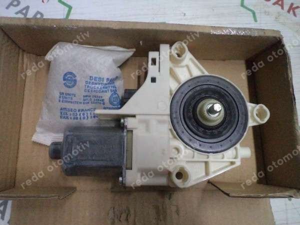 Renault Fluence Megane 3 Sağ Arka Cam Kriko Kaldırma Motoru Orj 827300013R YP (DF-130)