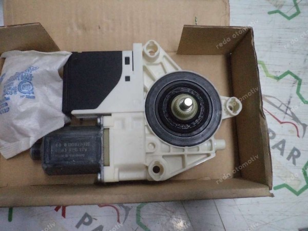 Renault Fluence Megane 3 Sağ Arka Cam Kriko Kaldırma Motoru Orj 827300003R YP (DF-130)