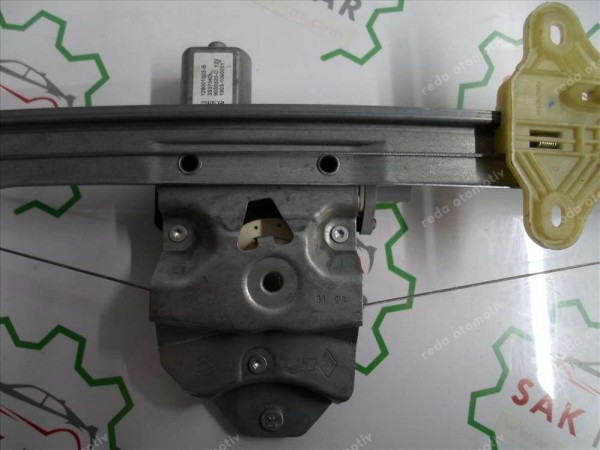 Renault Clio 4 Sol Ön Cam Krikosu Komple  807018534R CP (EF-110)