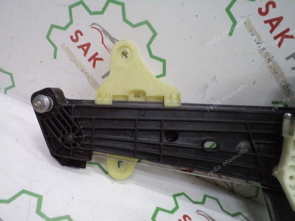 Renault Clio 5 Sağ Ön Cam Krikosu Motorlu Orj 807201776R SP YP (EF-110)