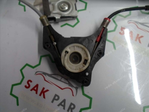 Ford Fiesta Sağ Ön Cam Krikosu 8A61-A23200 CP (DE-110)