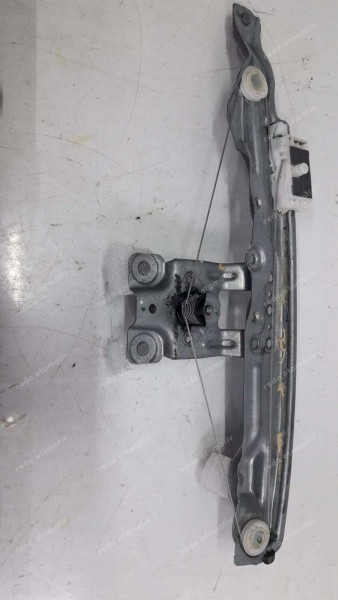 Renault Taliant Sağ Arka Cam Krikosu (Manuel) 827200424R Amb. YP (DF-122)