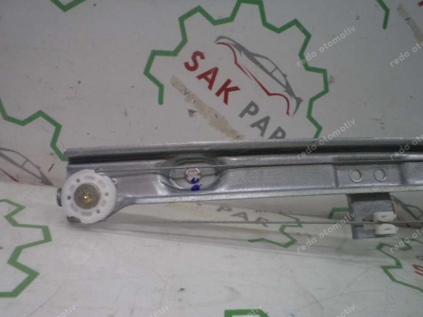 Hyundai İ20 Sol Ön Cam Krikosu Orj 82450-Q0000 82401-Q0010 SP YP (DF-127)