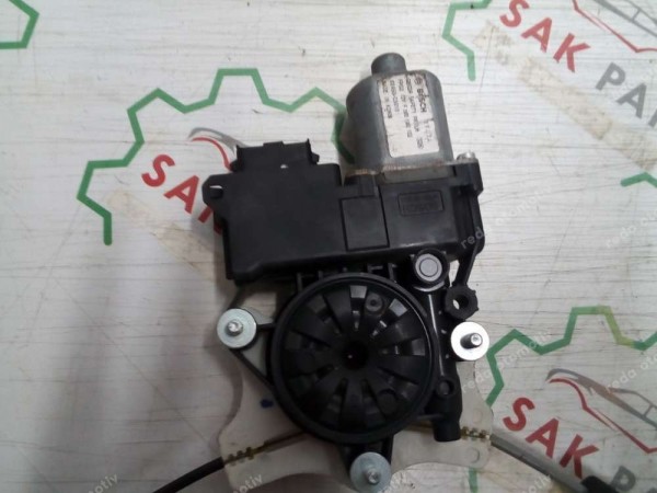 Hyundai İ20 Active Sol Ön Cam Krikosu Motoru Komple 82450-C8010 CP (DF-127)