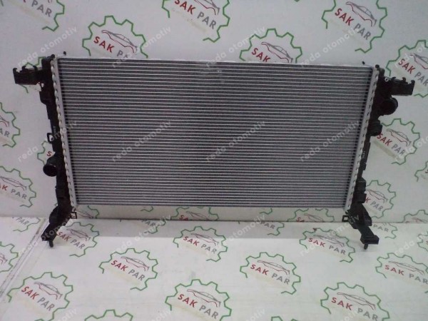 Renault Megane 4 Talisman Motor Su Radyatörü 214102583R YP (ID-140)