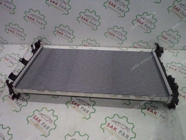 Renault Megane 4 Talisman Motor Su Radyatörü 214102583R YP (ID-140)